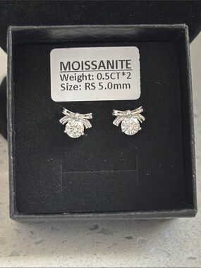 Moissanite Bow Stud Earrings